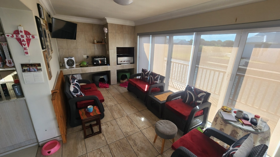 4 Bedroom Property for Sale in Marina Martinique Eastern Cape